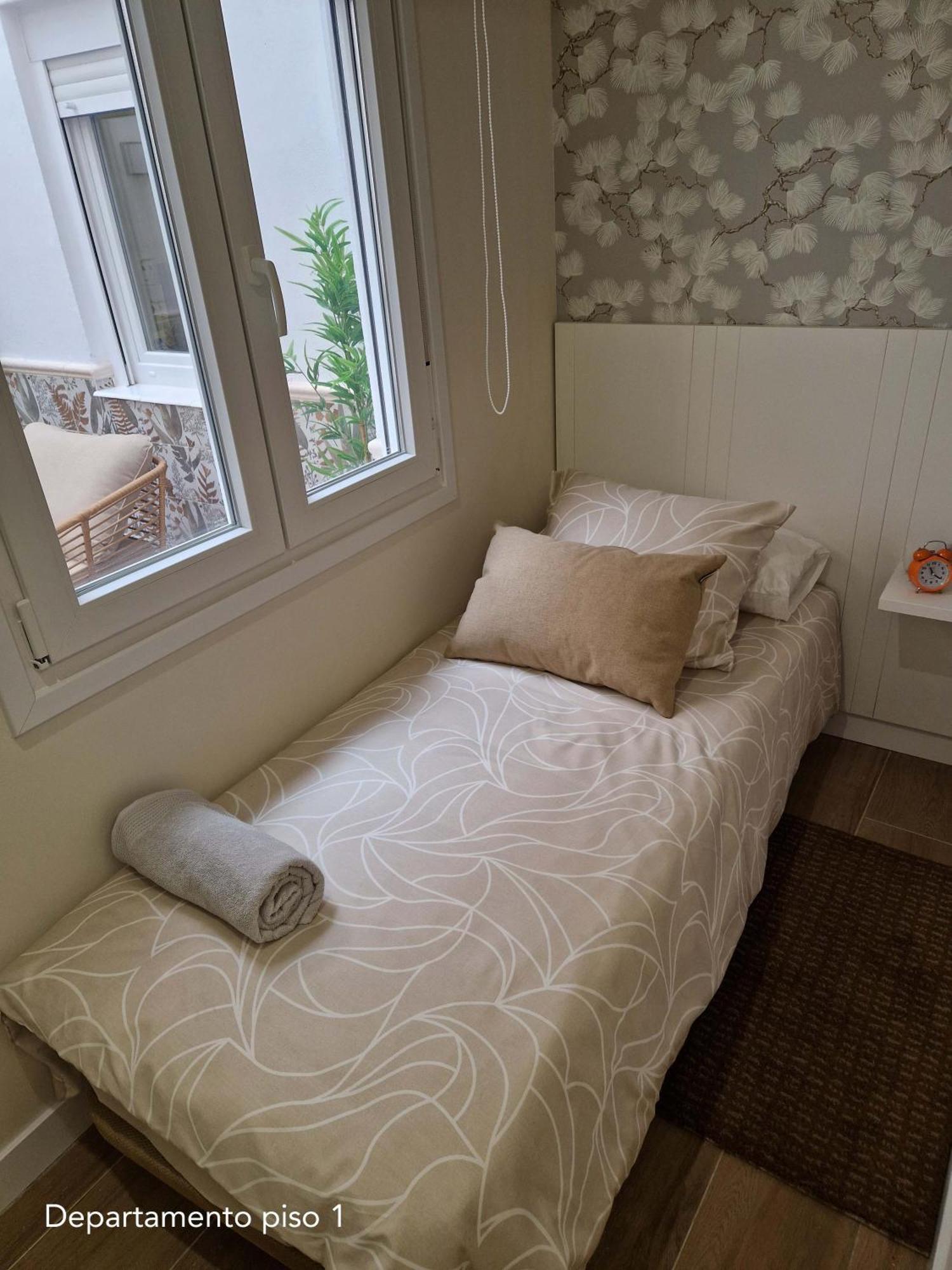 Virgen De Gracia Apartments Malaga Room photo